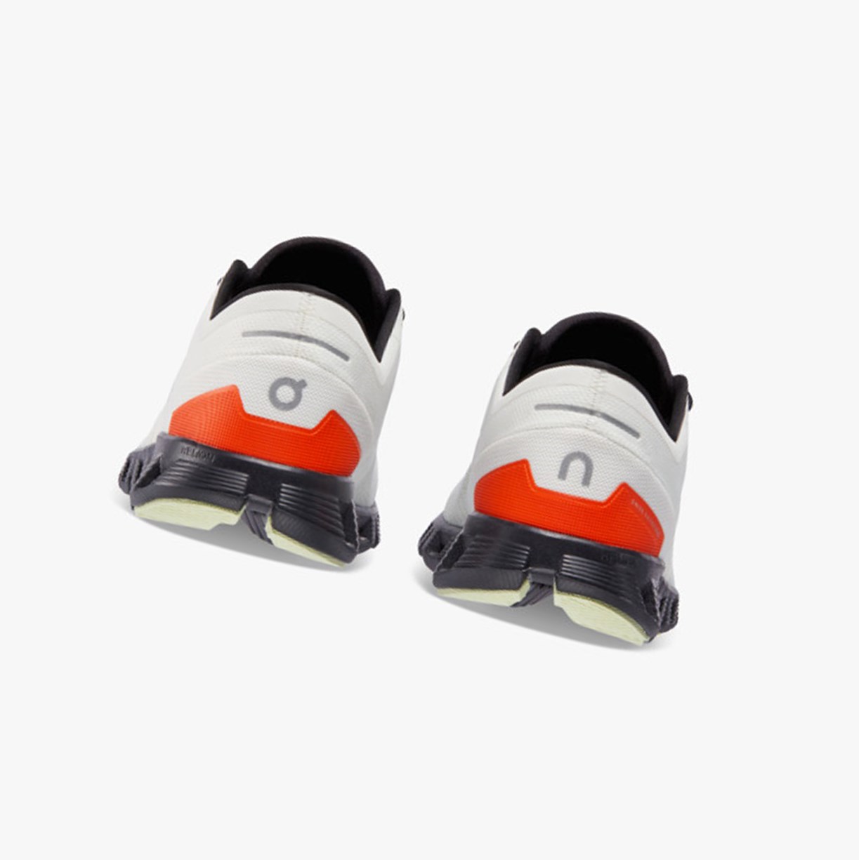 Tenis Deportivos On Running Cloud X 3 Hombre Ivory/Flame | 1092364-LR